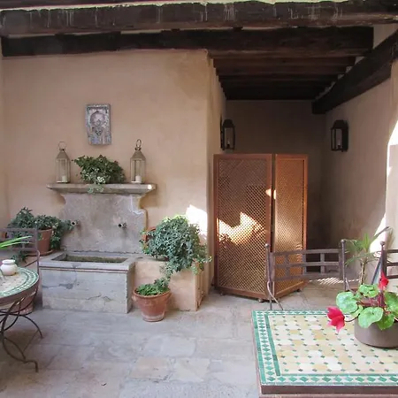 Casa Morisca فندق